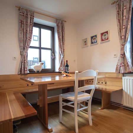 Pritlicni Apartma Hribovc Z Atrijem Краньска Гора Экстерьер фото