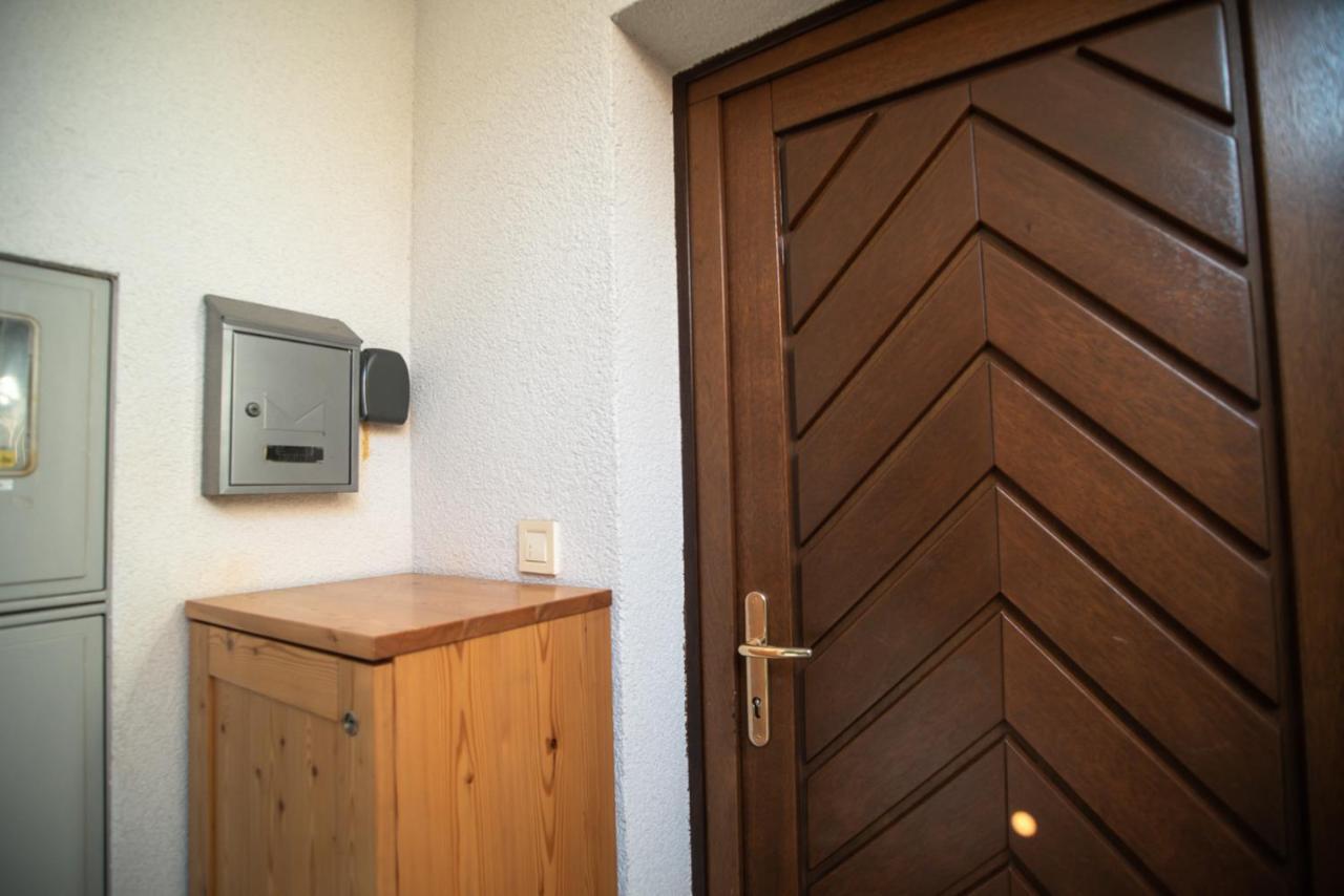 Pritlicni Apartma Hribovc Z Atrijem Краньска Гора Экстерьер фото