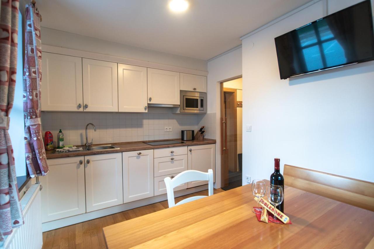 Pritlicni Apartma Hribovc Z Atrijem Краньска Гора Экстерьер фото