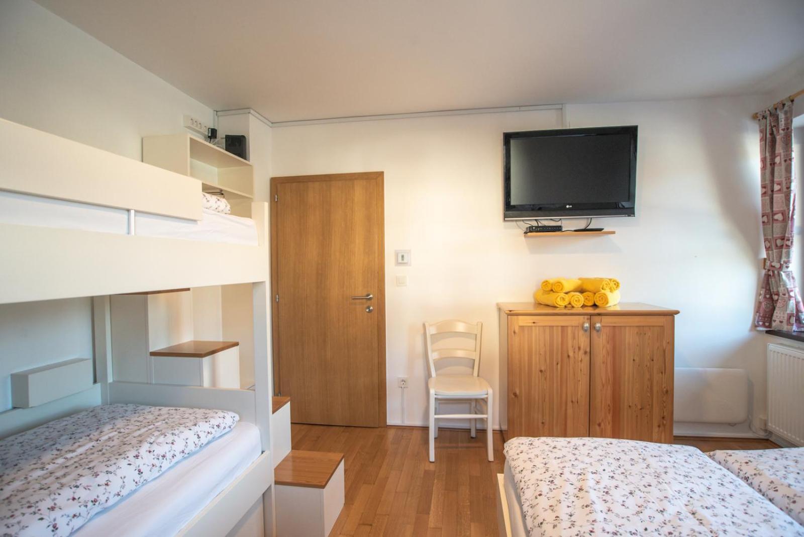 Pritlicni Apartma Hribovc Z Atrijem Краньска Гора Экстерьер фото