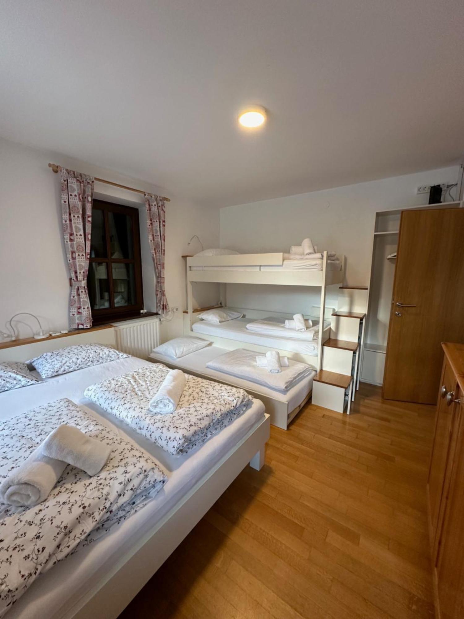 Pritlicni Apartma Hribovc Z Atrijem Краньска Гора Экстерьер фото