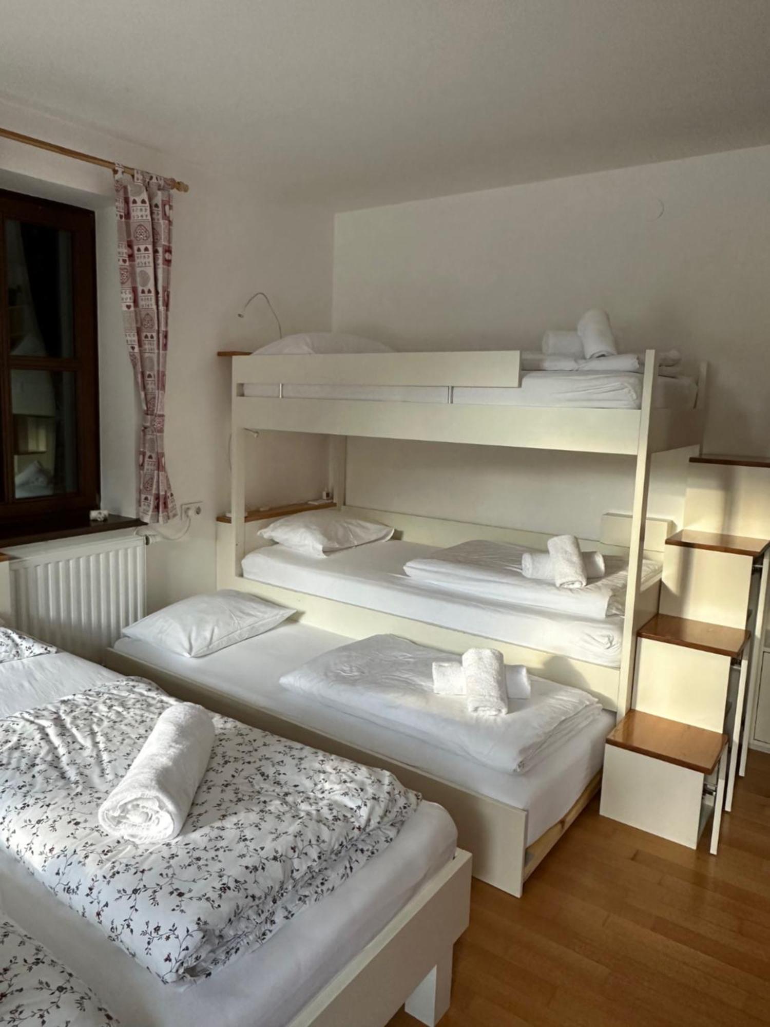 Pritlicni Apartma Hribovc Z Atrijem Краньска Гора Экстерьер фото